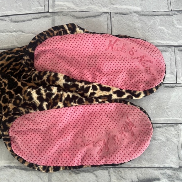 Nick & Nora Leopard print pajama suit size small - Picture 5 of 12